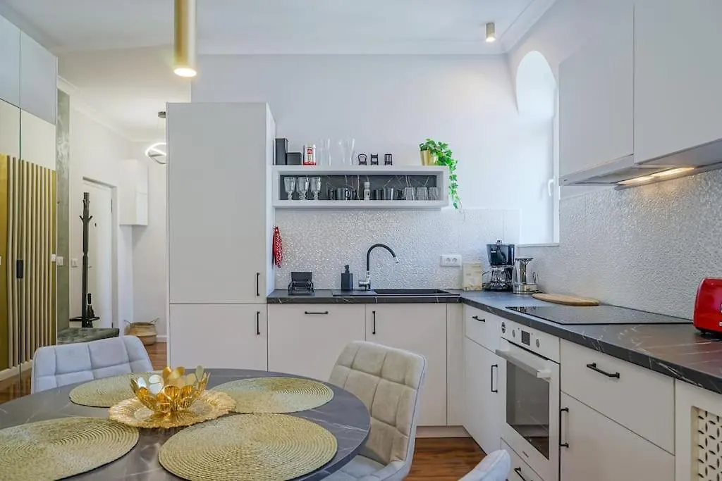 Chic 2Br Apartment - Ateneu - City Center Bucareste 0*,  Roménia