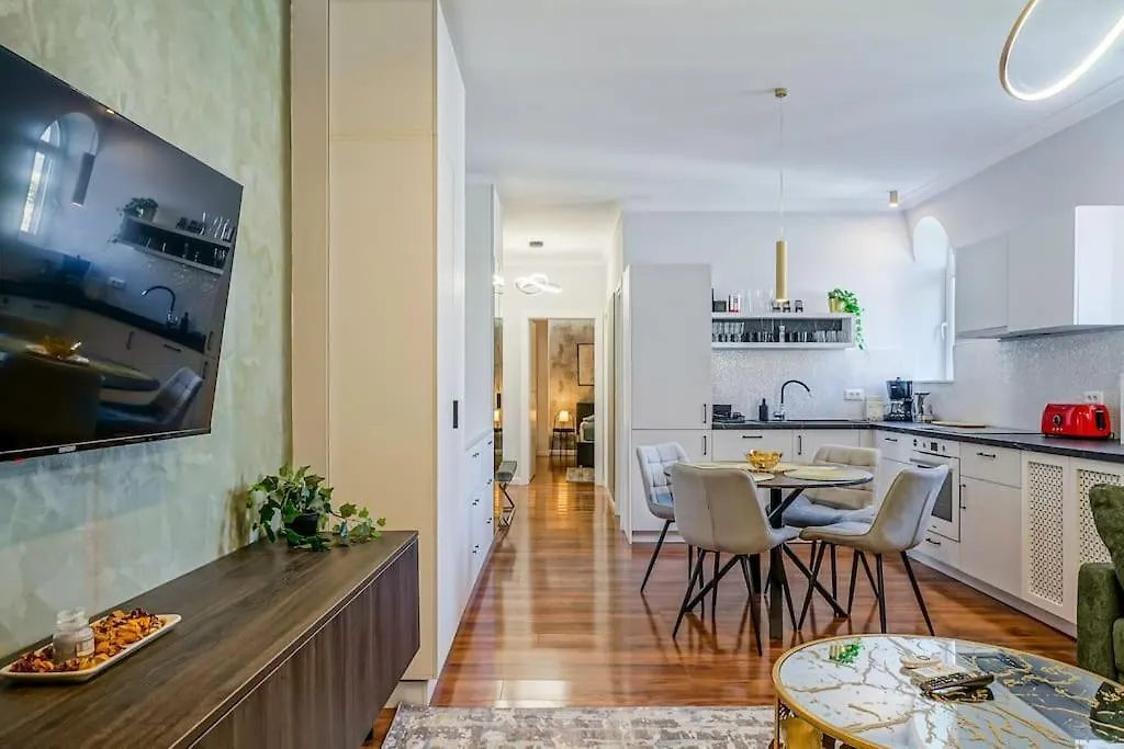 Chic 2Br Apartment - Ateneu - City Center Bucareste
